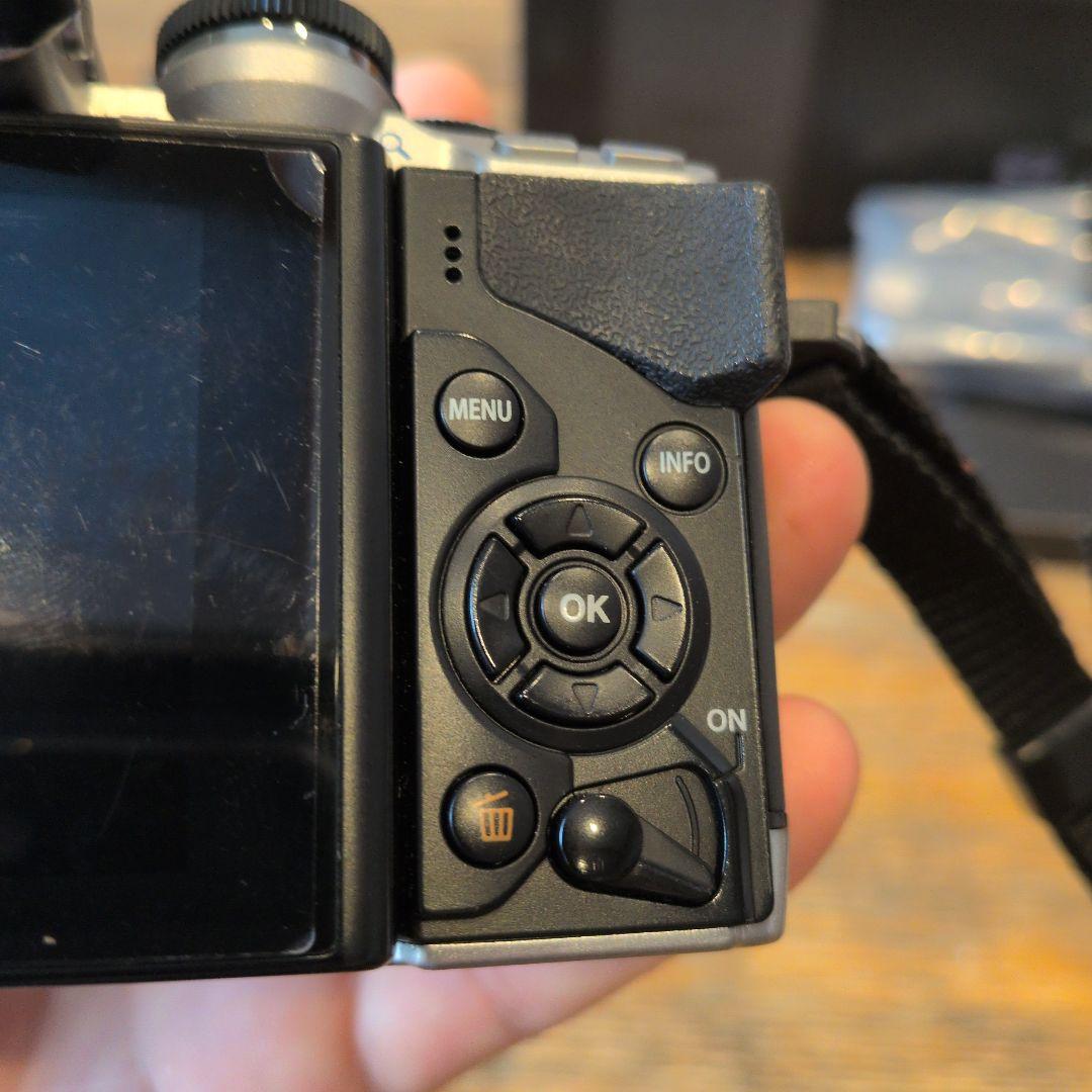 OLYMPUS OM-D E-M10 ミラーレス一眼セット