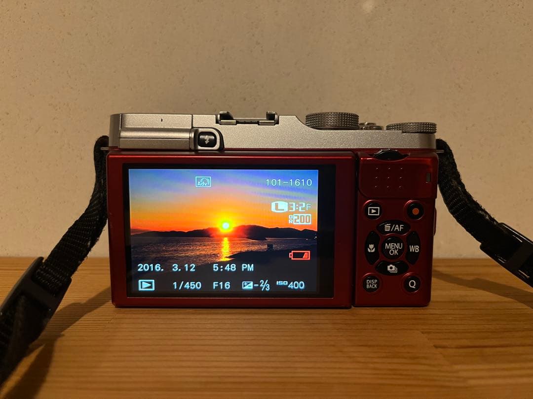 Fujifilm XA1 ミラーレスカメラ レッド