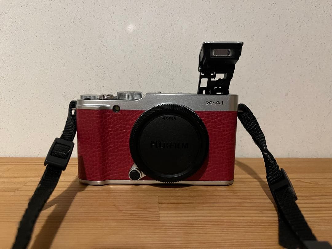 Fujifilm XA1 ミラーレスカメラ レッド