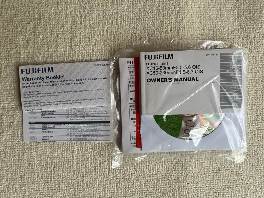 Fujifilm XA1 ミラーレスカメラ レッド