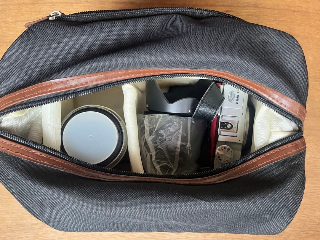 Fujifilm XA1 ミラーレスカメラ レッド