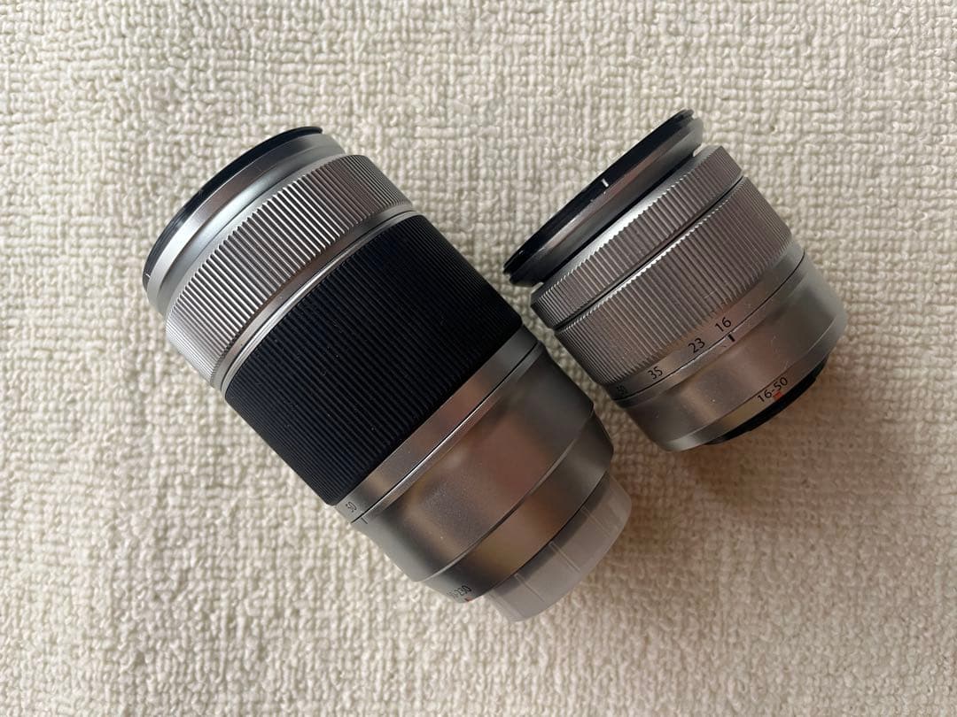 Fujifilm XA1 ミラーレスカメラ レッド