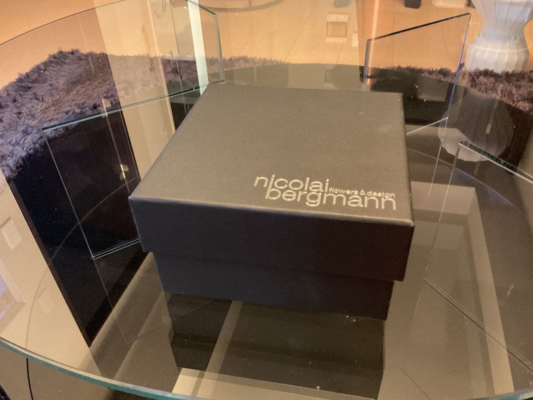 美品　大きいサイズ　ニコライバーグマン プリザーブドフラワー レッドローズ　薔薇