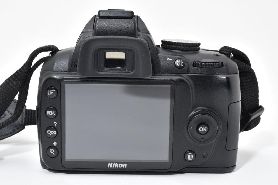 ★撮影枚数4,719枚・超美品★ ニコン D3000 ボディ #21380