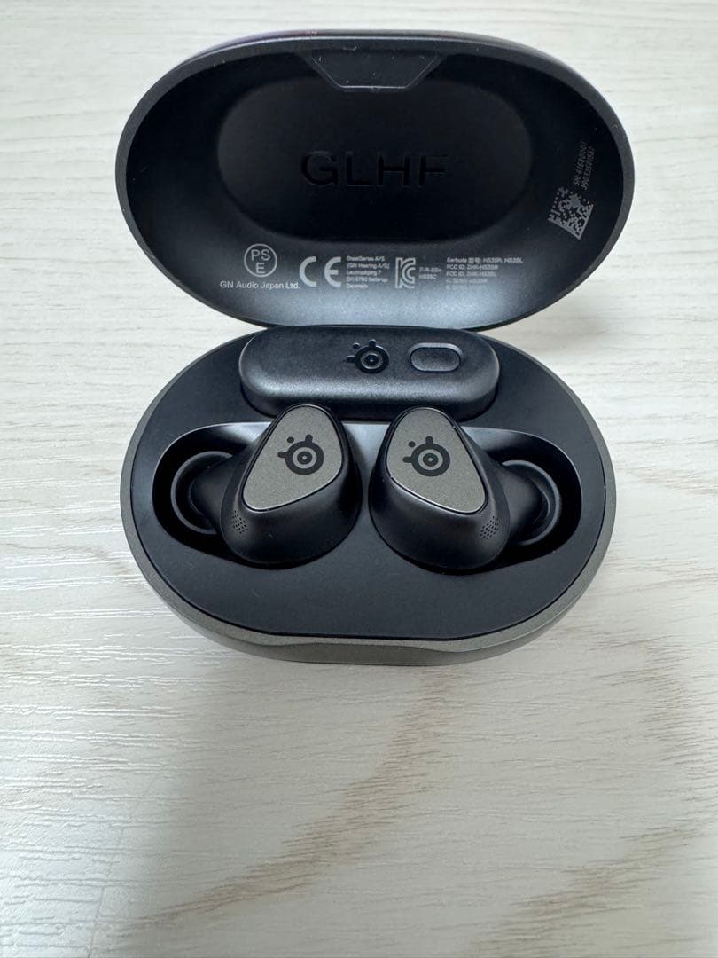 ヘッドホン SteelSeries Arctis GameBuds