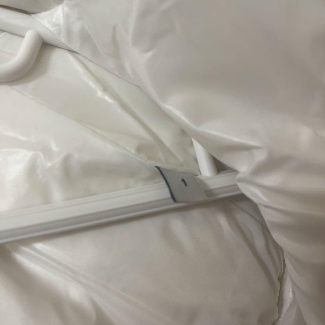 モンクレMAYA白ダウン