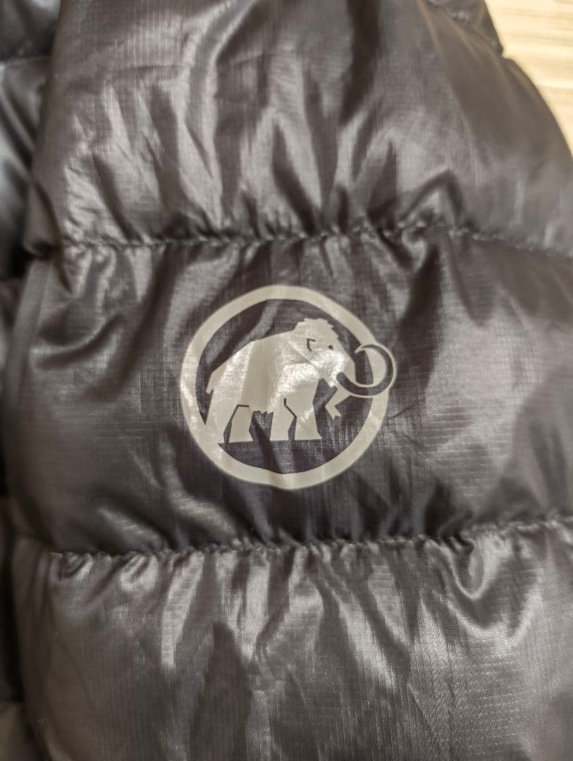 クリーニング済み MAMMUT マムート リバーシブルダウンジャケット ブラック