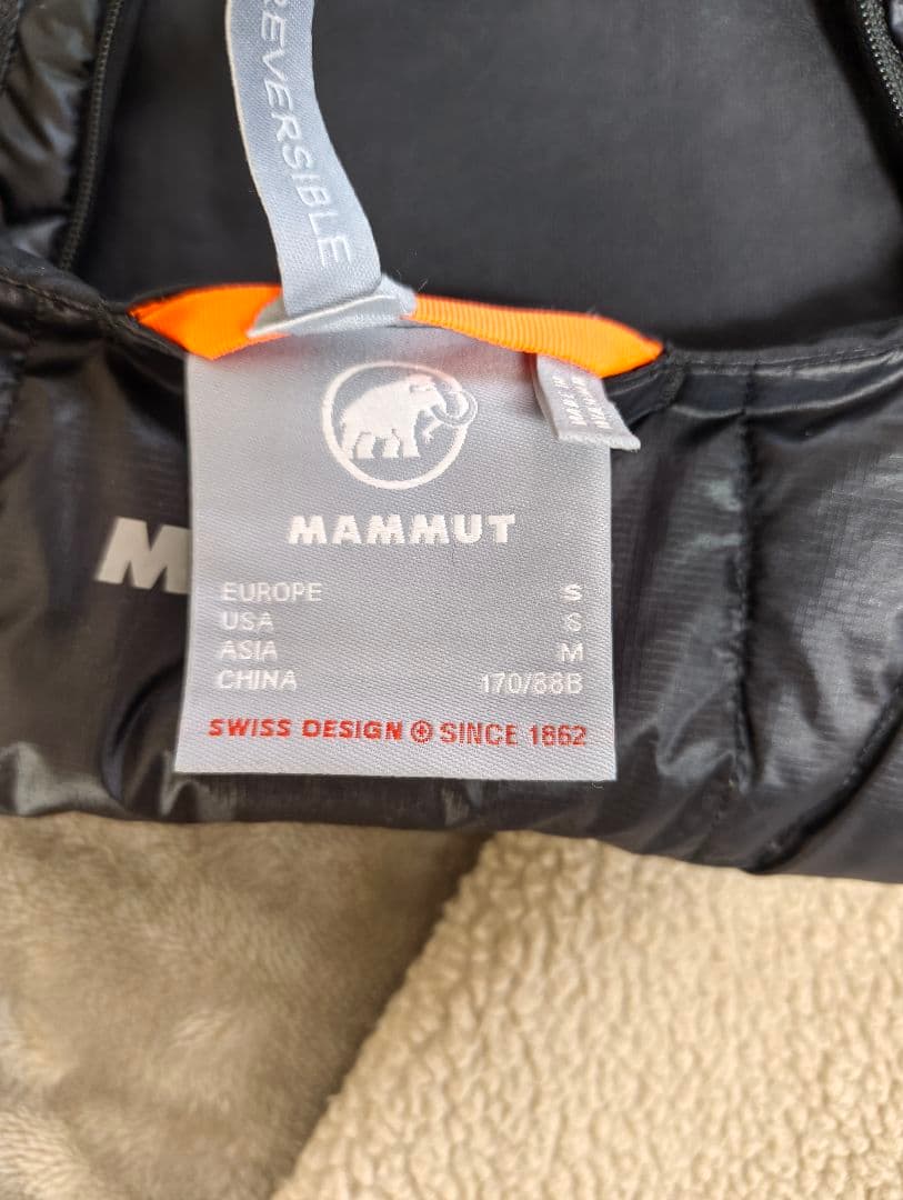 クリーニング済み MAMMUT マムート リバーシブルダウンジャケット ブラック