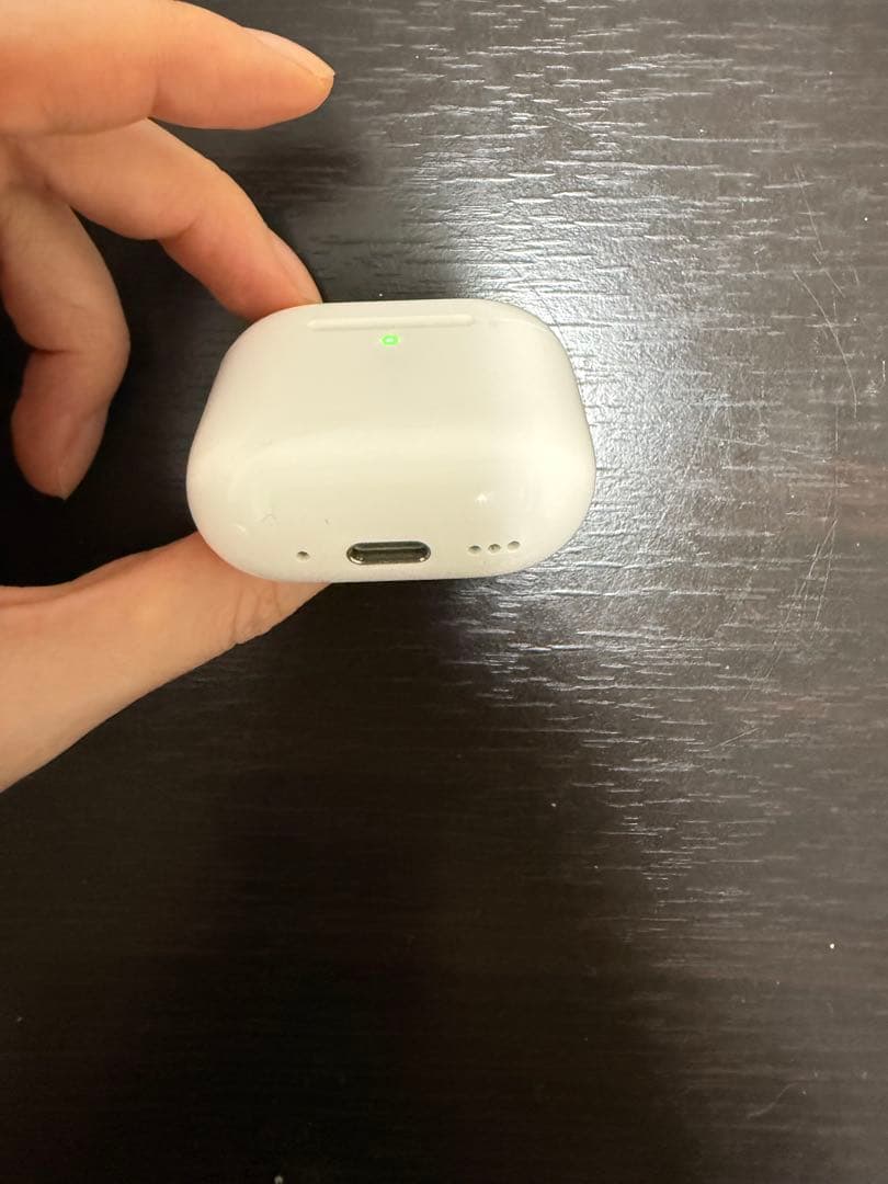 AirPods本体 ホワイト 充電ケース付き 左だけ右はありません