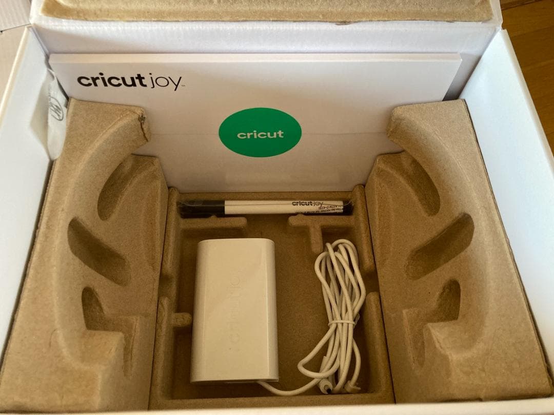 カッティングマシン Cricut Joy