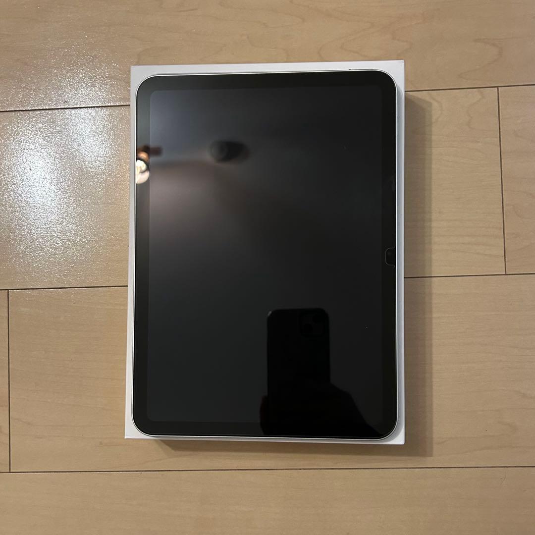 【 Apple iPad 第10世代 シルバー⠀】