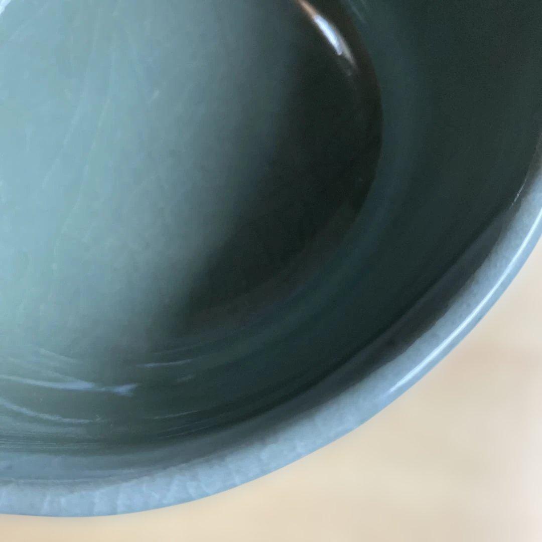 新田邦彦　老梅　古木　紅梅　抹茶碗　九谷焼　九谷彦　灰緑　モスグレイ　お正月