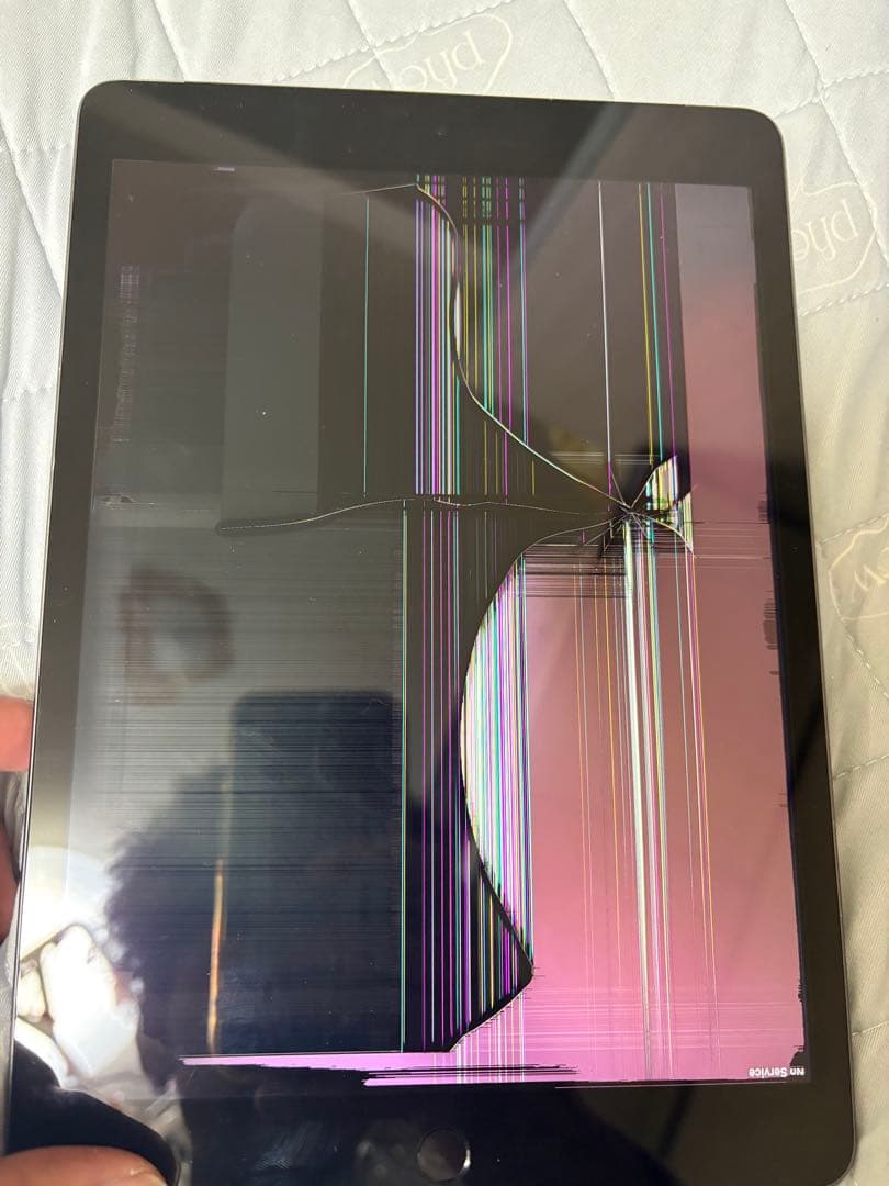 iPad 第9世代 64GB 液晶割れ