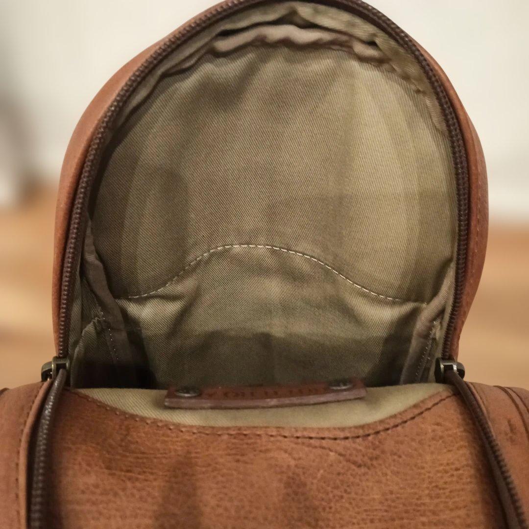 BUTTELO ブッテロ レザーボディーバッグ ショルダーバッグ　ブラウン