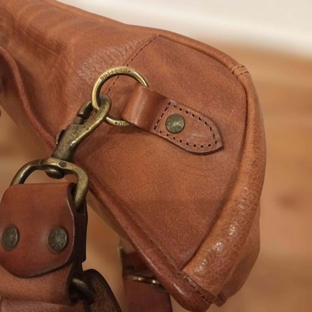 BUTTELO ブッテロ レザーボディーバッグ ショルダーバッグ　ブラウン