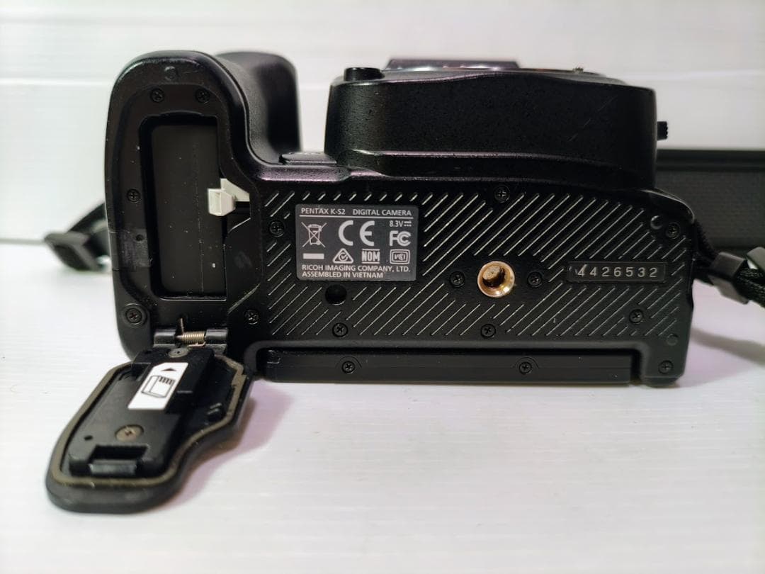 【黒死病対策】ペンタックス PENTAX K-S2 カメラらしいブラック