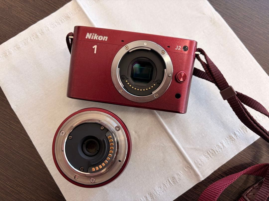 Nikon1 J2 ミラーレスカメラ レッド 10-30mmレンズ付き