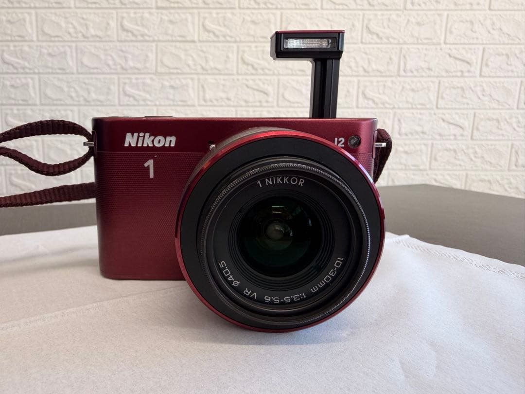 Nikon1 J2 ミラーレスカメラ レッド 10-30mmレンズ付き