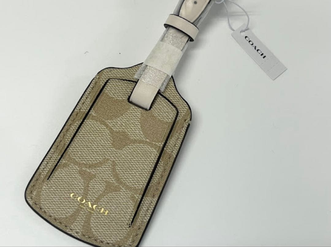 ☆正規品☆コーチ ネームタグ シグネチャー ラゲッジタグ ライトカーキ×チョーク