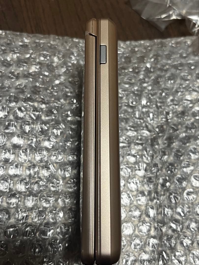 SoftBankかんたん携帯11ゴールドA207SH 充電器付