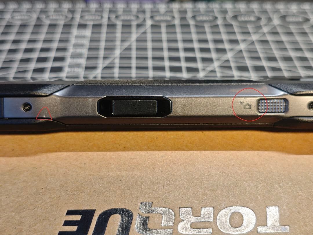 【割安】TORQUE G06 AU SIMフリー ブラック【電池新品】