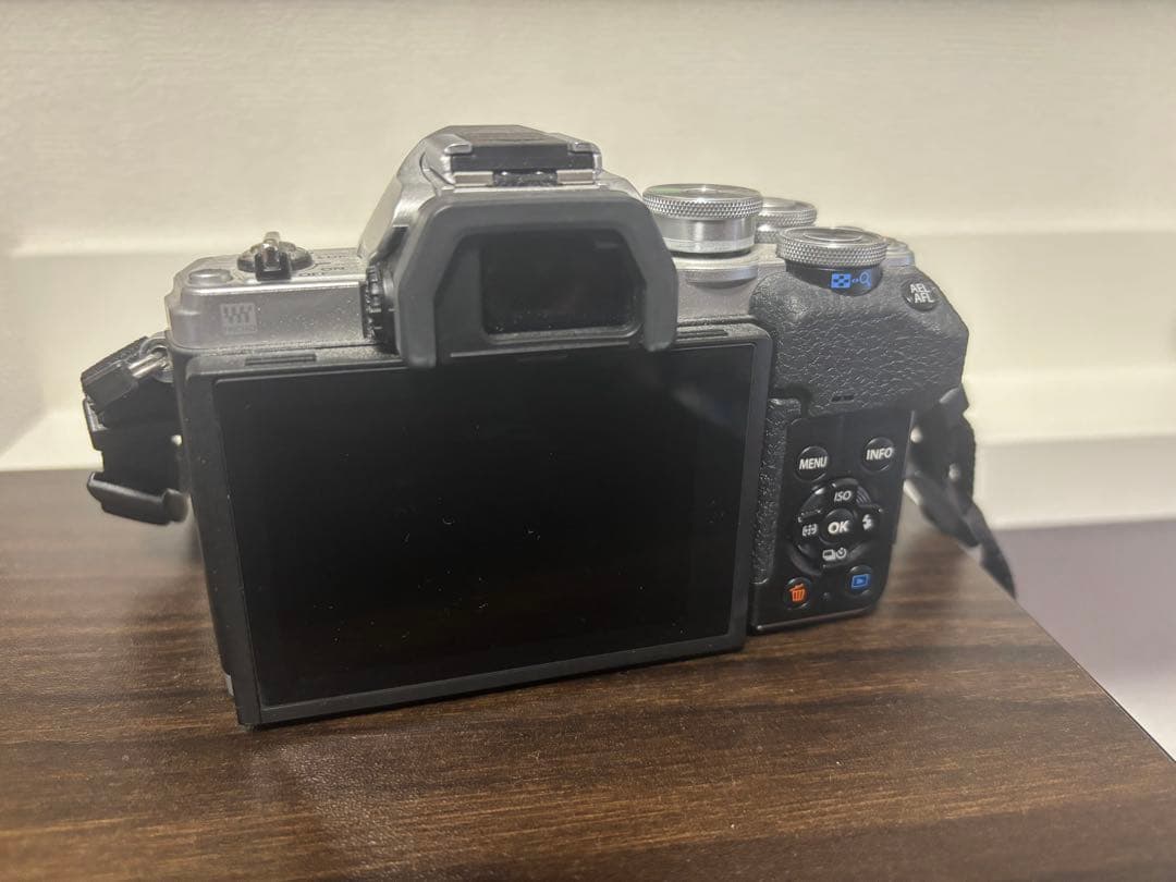 オリンパス ミラーレス一眼カメラ OM-D E-M10 MarkIV レンズ付属