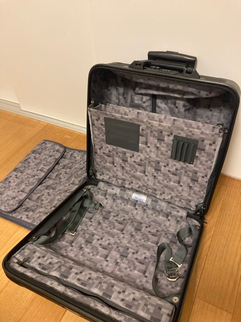 RIMOWAリモワ サルサ機内持込み23Lマットブラック2輪TSAロック