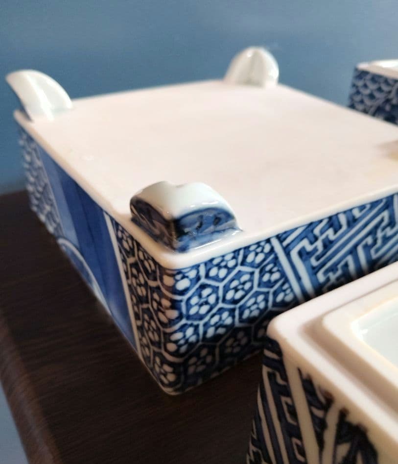 瀬戸焼 古染付写し 松竹梅 陶製四段重箱 木箱付（未使用品）