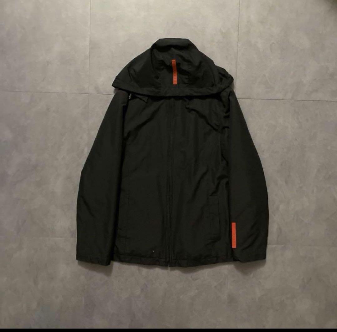 prada sport ナイロンジャケット　フード取り外し