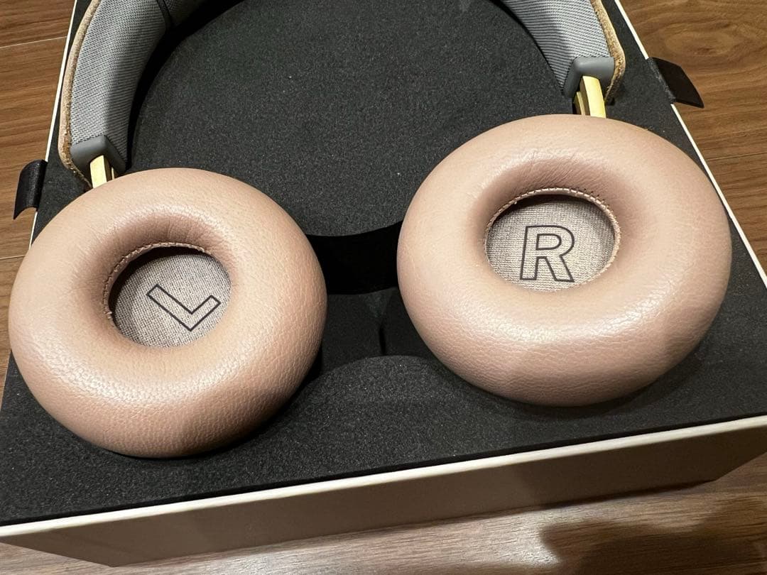 BeoPlay H8 Argilla Bright ワイヤレスヘッドホン