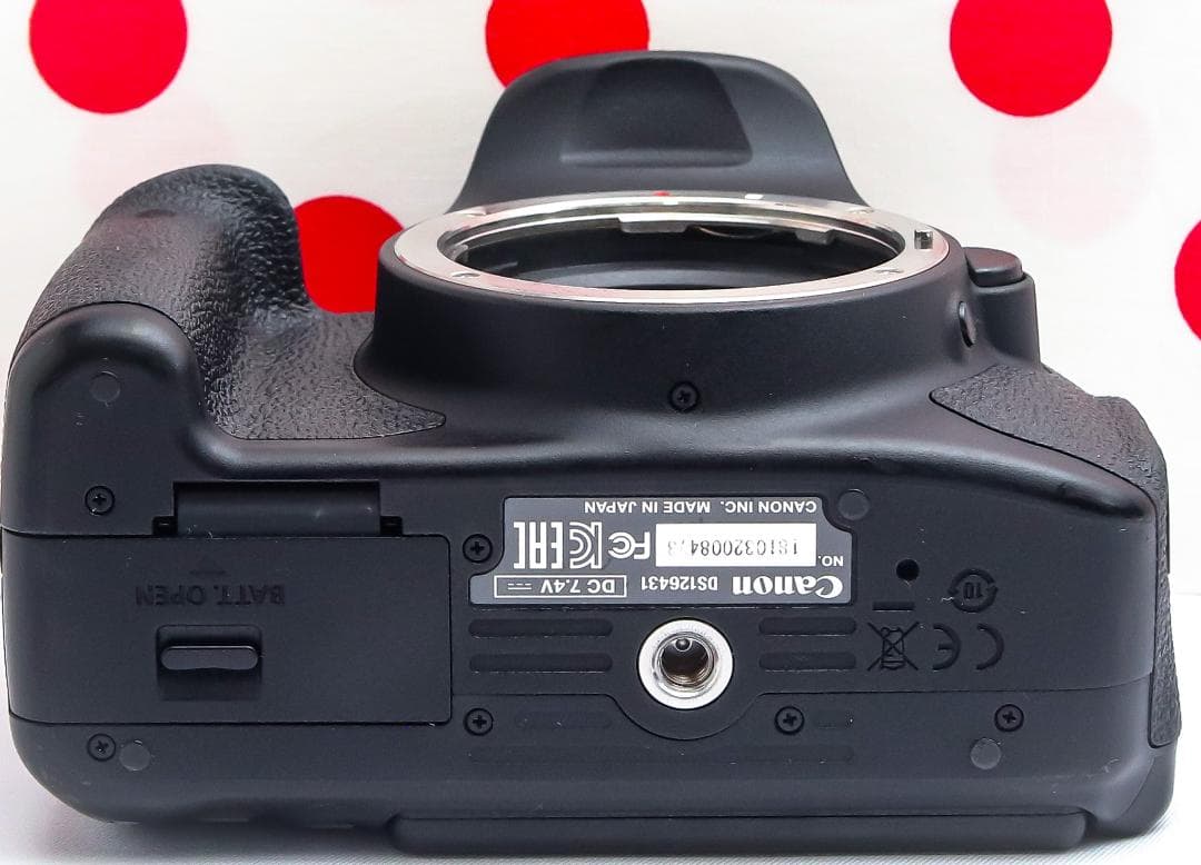 美品 Canon kiss x7i❤スマホ転送できる❤自撮り可能❤高画質一眼レフ
