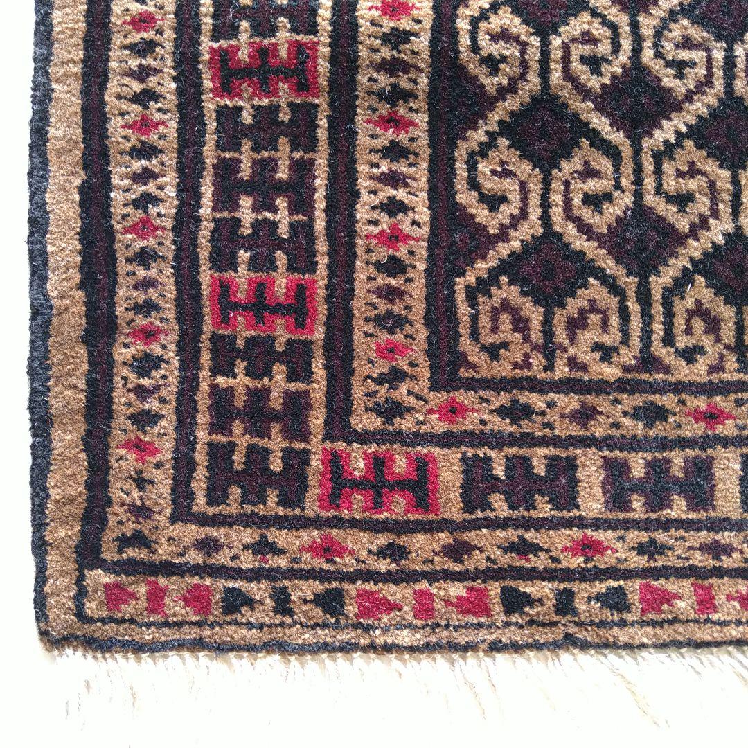 ヴィンテージ ペルシャ絨毯 130×86cm バルーチ こげ茶ベース 幾何学模様