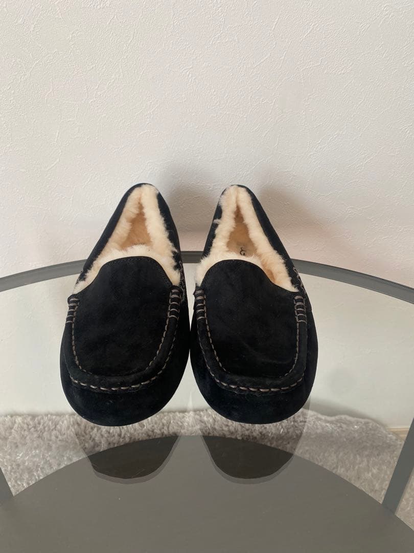 uggレディースローファー黒