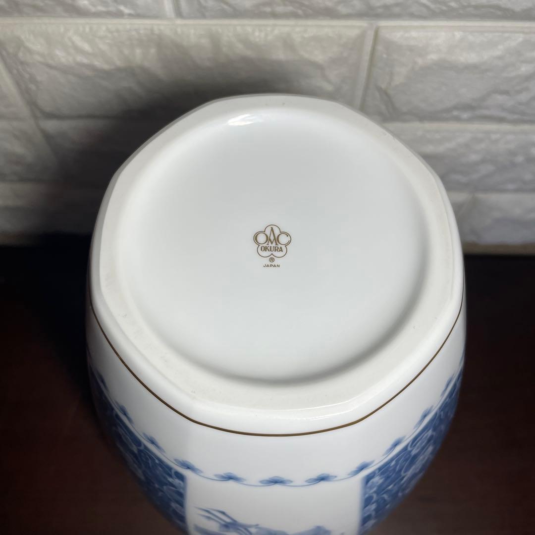 大倉陶園 フラワーベース 花瓶 壺 白磁 ブルー 染付 唐草 28cm