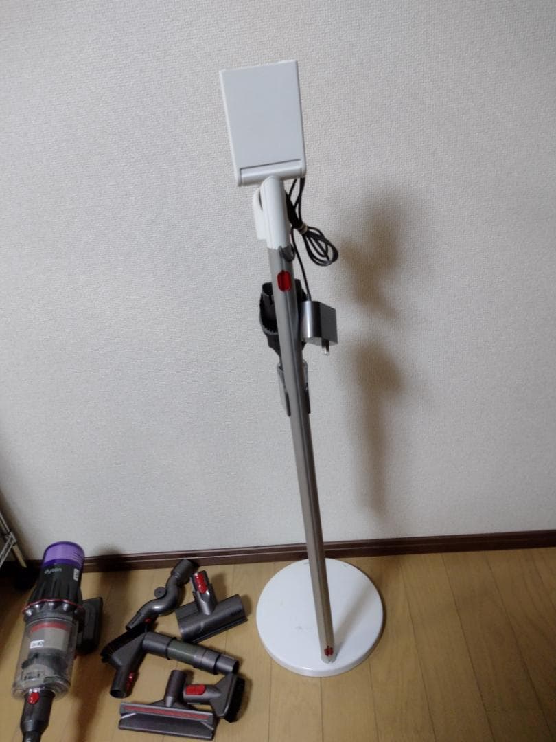 ダイソン★digital slim★SV18★バッテリー新品同等★スタンド付★1