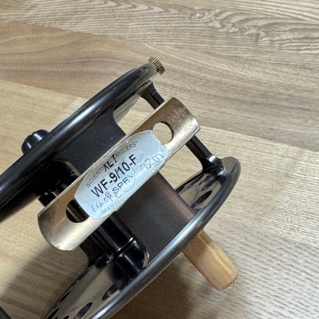 Caps Classic Salmon フライリール サーモンクラシック