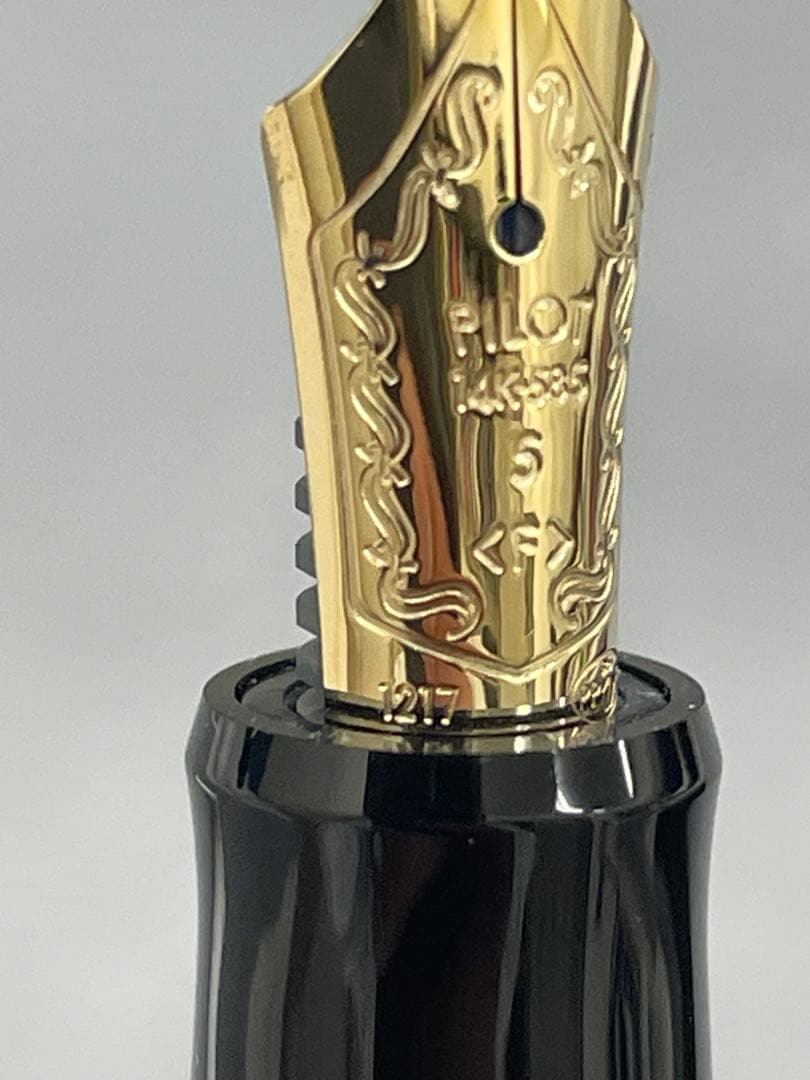 【未使用】PILOT CUSTOM74 ホワイト 万年筆　字幅F 限定品