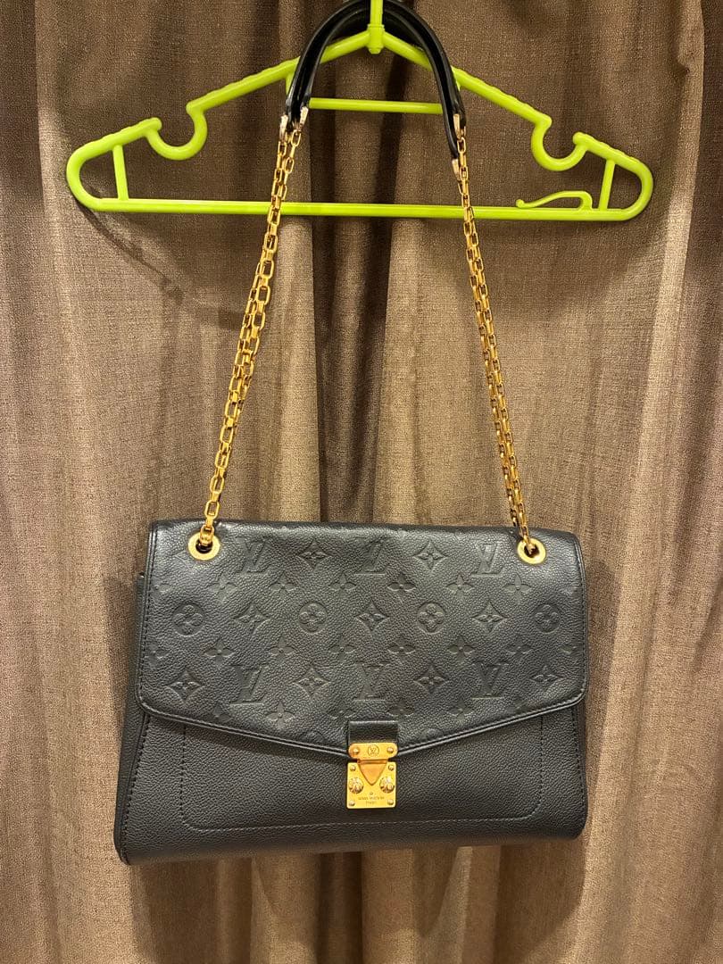 ルイヴィトン　 モノグラム バック　黒 マトラッセタイプ チェーンバッグ
