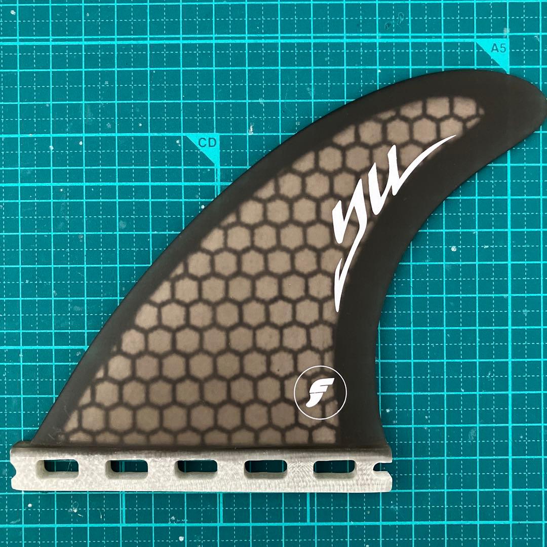 男*爵様 美品 YUフィン トライfutures 超軽量ハニカム