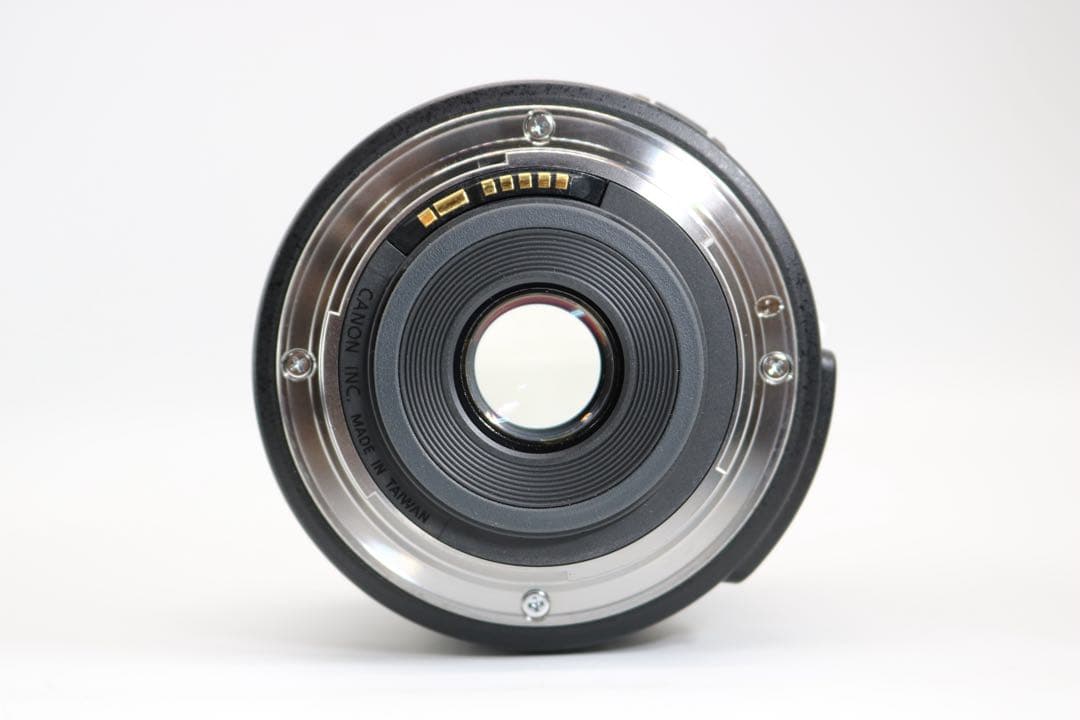 少し訳アリ 【Canon EF-S 18-135mm IS STM】 EFレンズ