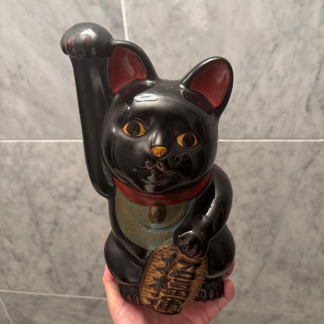 アンティーク手描きの瞳やふっくらとしたお顔が美しい招き猫