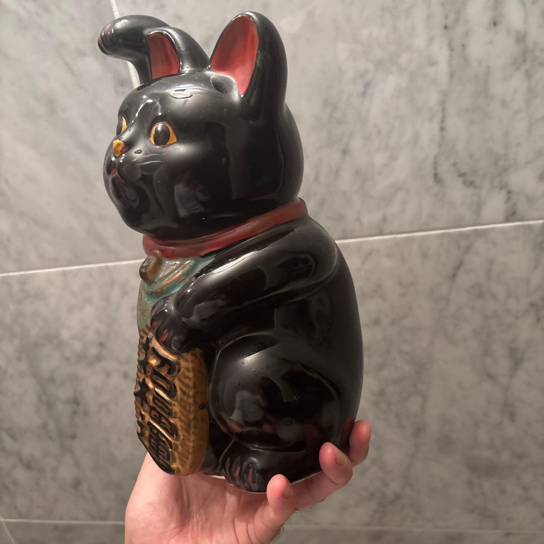 アンティーク手描きの瞳やふっくらとしたお顔が美しい招き猫