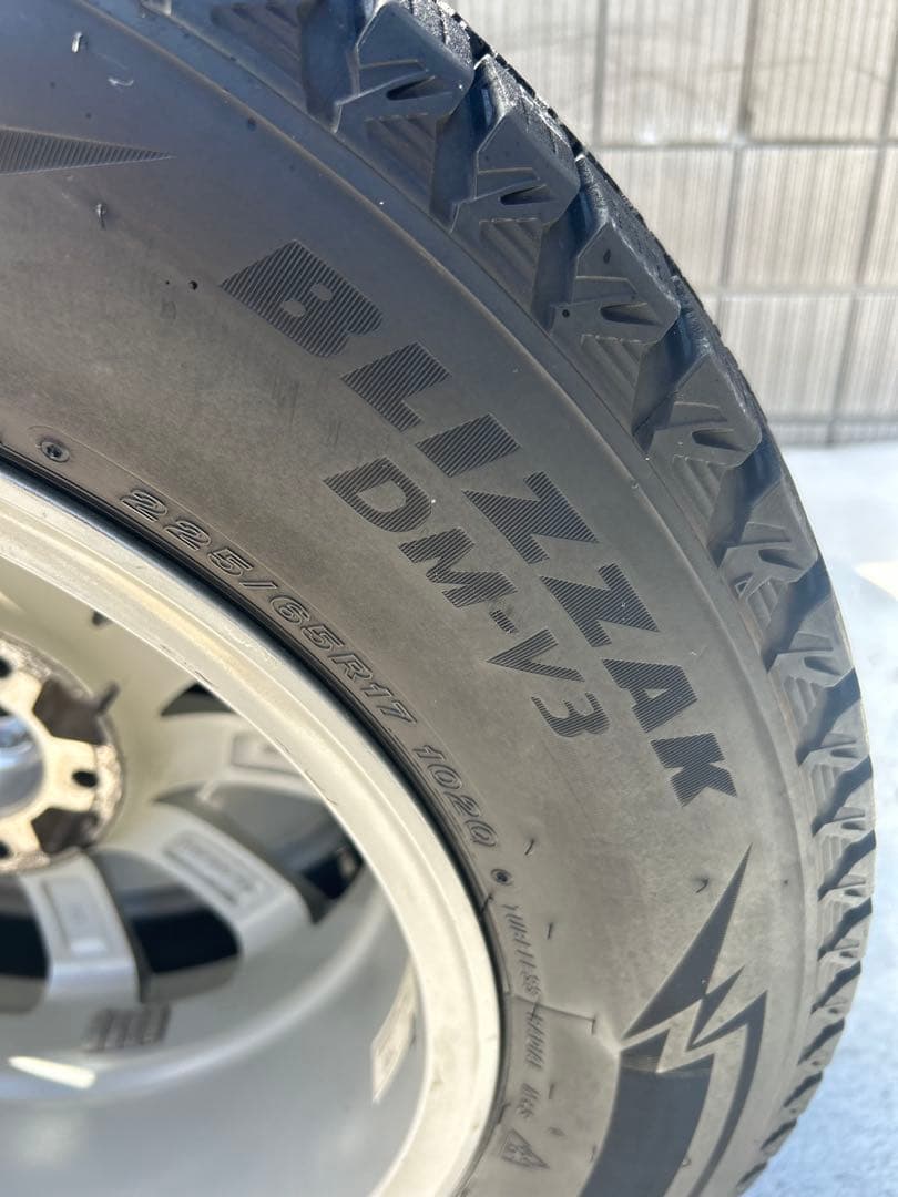 RAV4 ブリヂストン スタッドレスタイヤ4本セット　17インチ