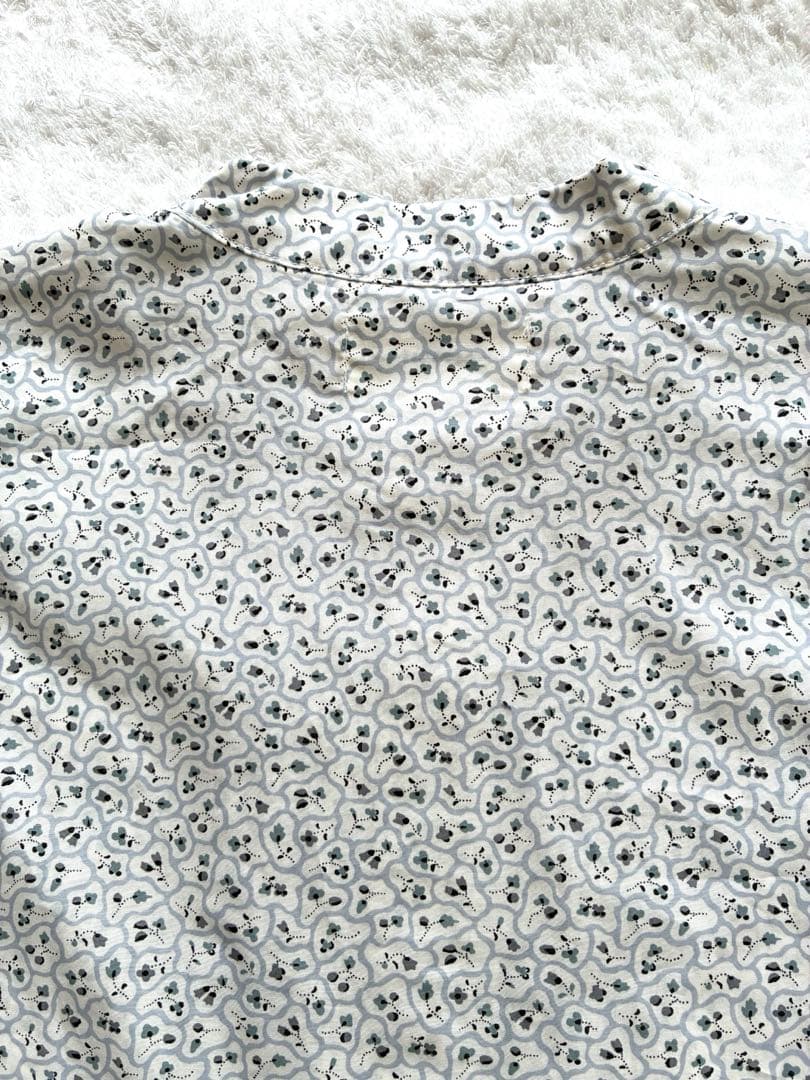 新品！sosotto リバティのバンドネックのブラウス　爽やかな小花柄