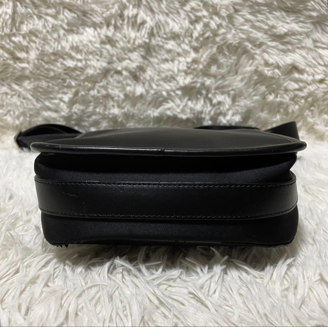 【良品】Burberry バーバリー　ショルダーバッグ　ナイロン　ブラック　黒