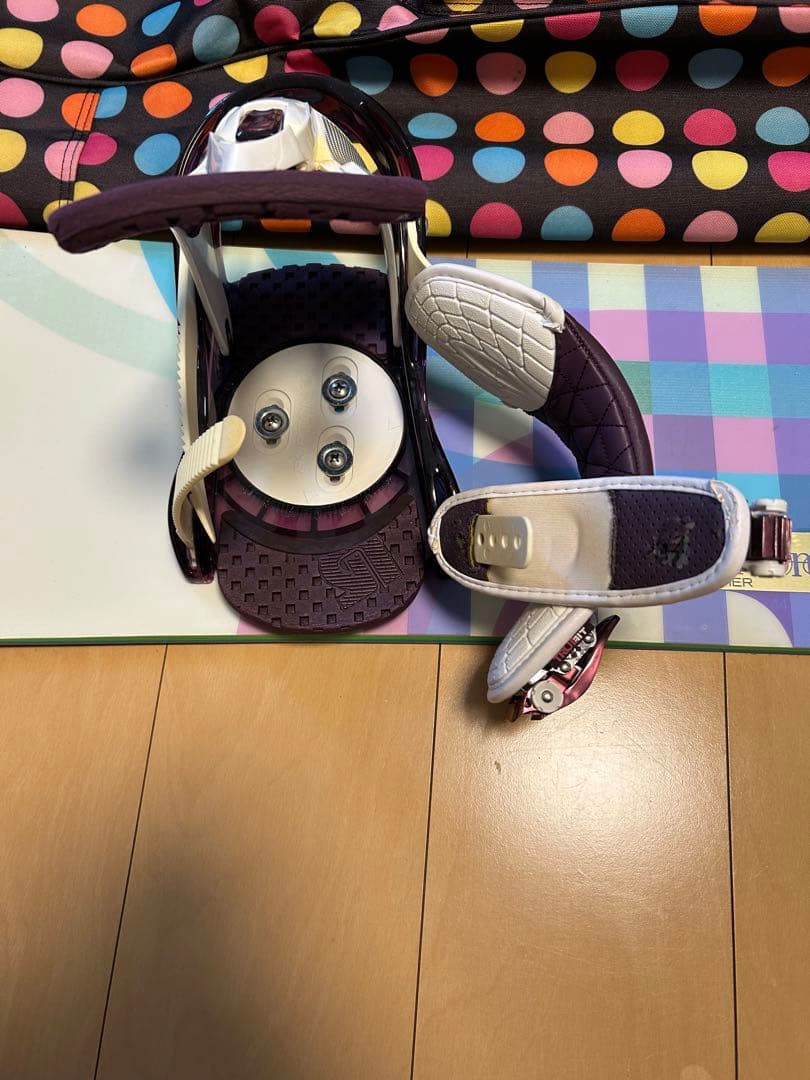 スノボードセット ネオンストーリー　板　ビルディング付 バック ブーツ お手入れ