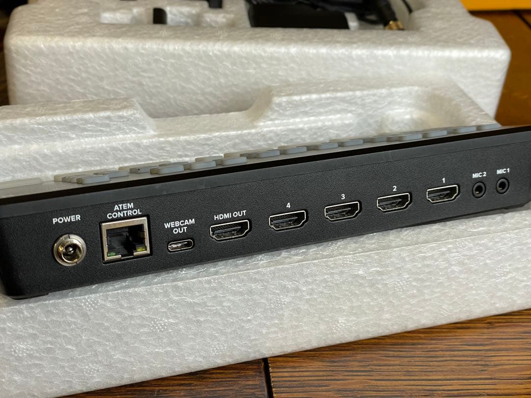 Blackmagic ATEM Mini ビデオスイッチャー