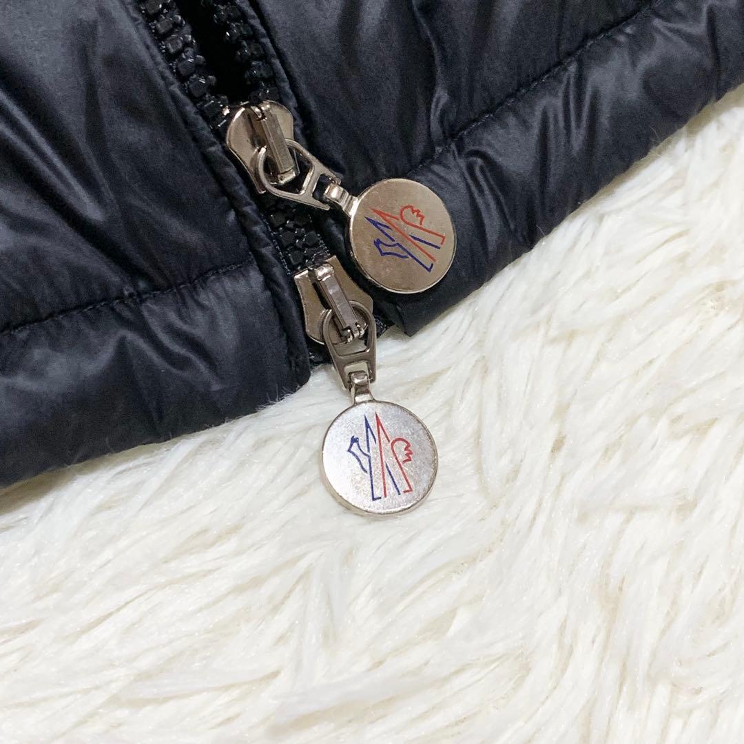 【未使用に近い】モンクレール ライトダウン AGAY ロゴワッペン ブラック0