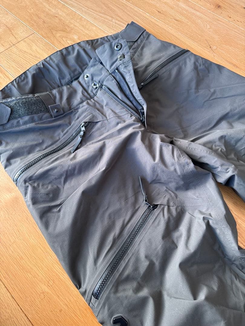 Peak Performance TETON 女性用パンツ　Sサイズ