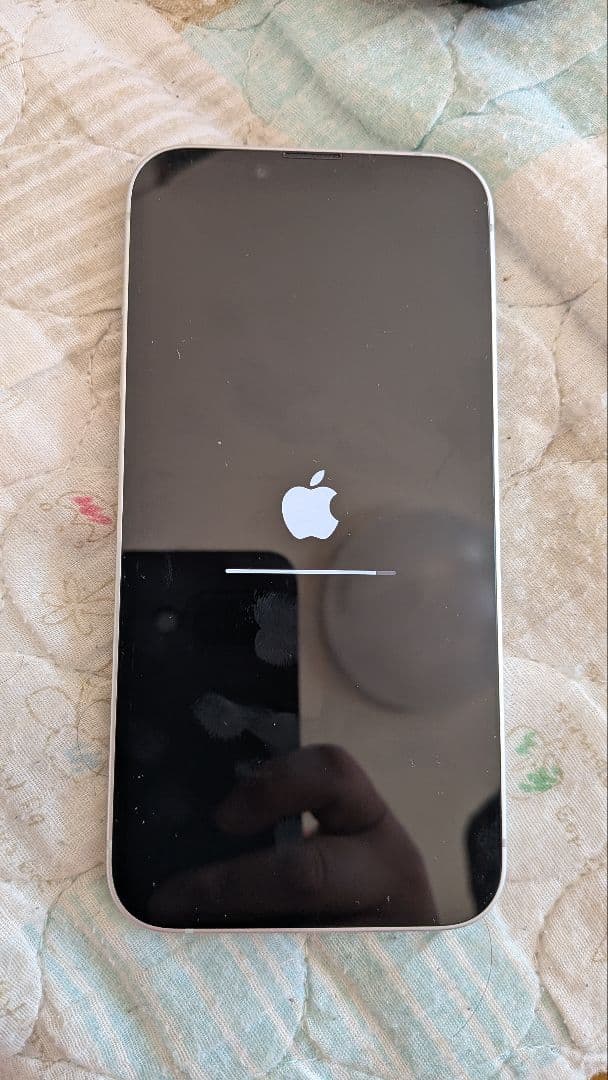 ｉＰｈｏｎｅ１６e１２８ギガ超美品２４時間以内発送。